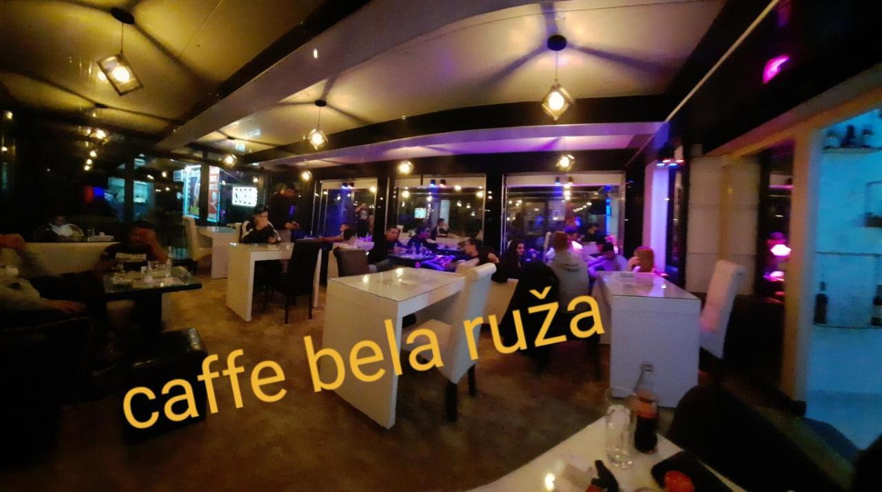 Hotel Bela Ruza Belgrado Esterno foto